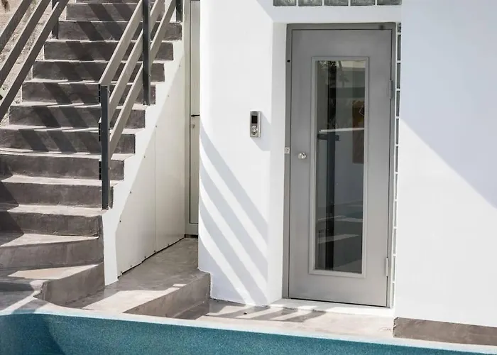 Nyaraló The Grand Cave House Of Santorini Fíra