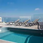The Grand Cave House Of Santorini *