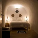 The Grand Cave House Of Santorini